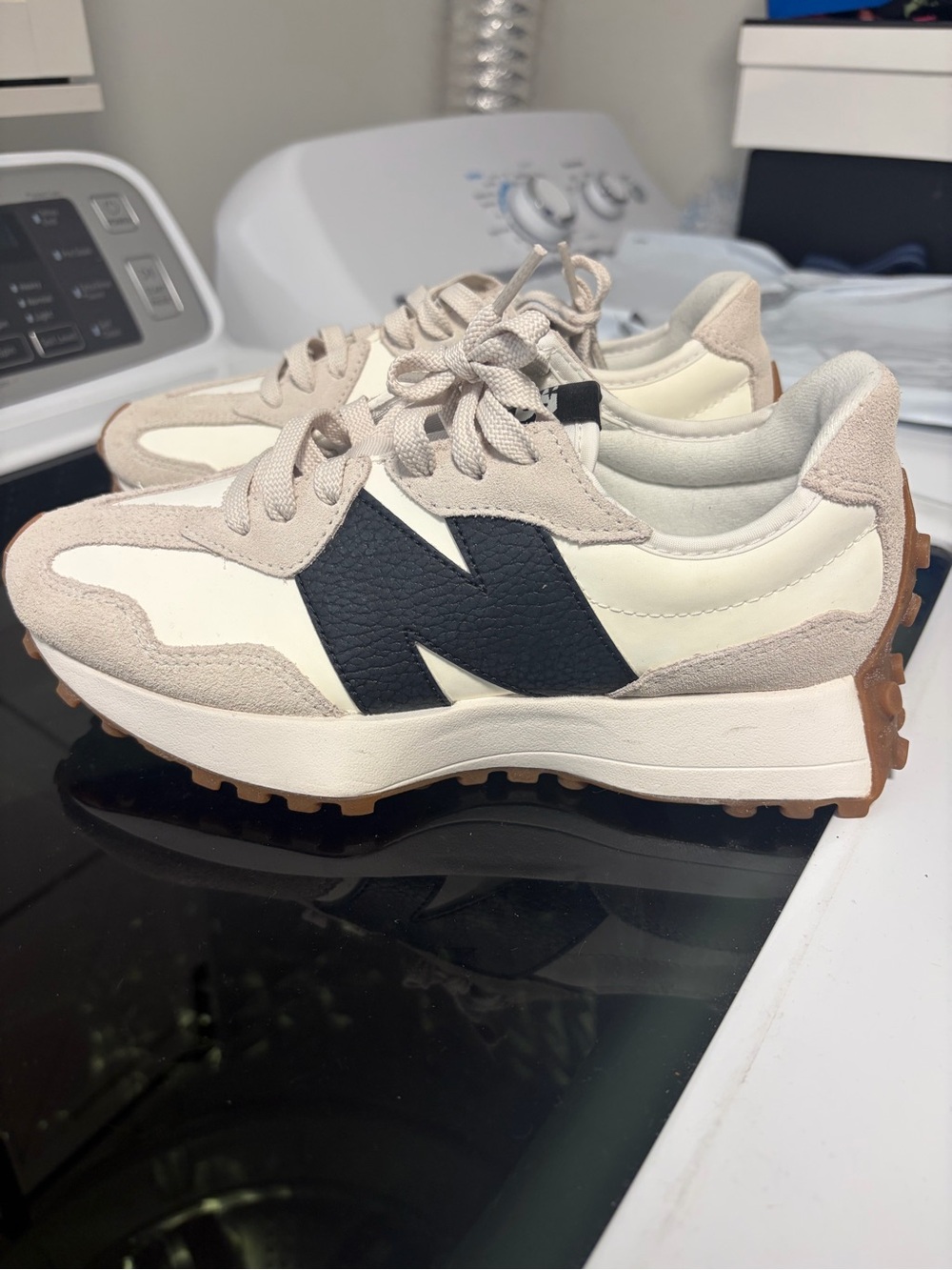 New Balance 327